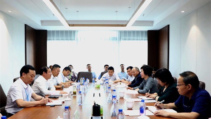 省委組織部副部長(zhǎng)、省人社廳廳長(zhǎng)周麗寧一行來(lái)集團(tuán)調(diào)研指導(dǎo)工作