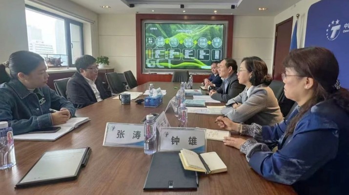 石培文董事長(zhǎng)一行拜會(huì)中國旅游研究院院長(zhǎng)戴斌